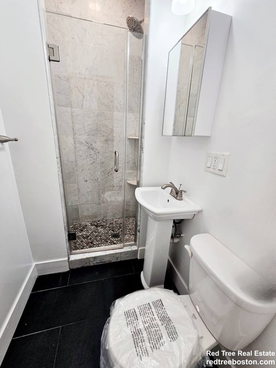 Apartment for rent at 24 Phillips St #2, Boston, MA 02114