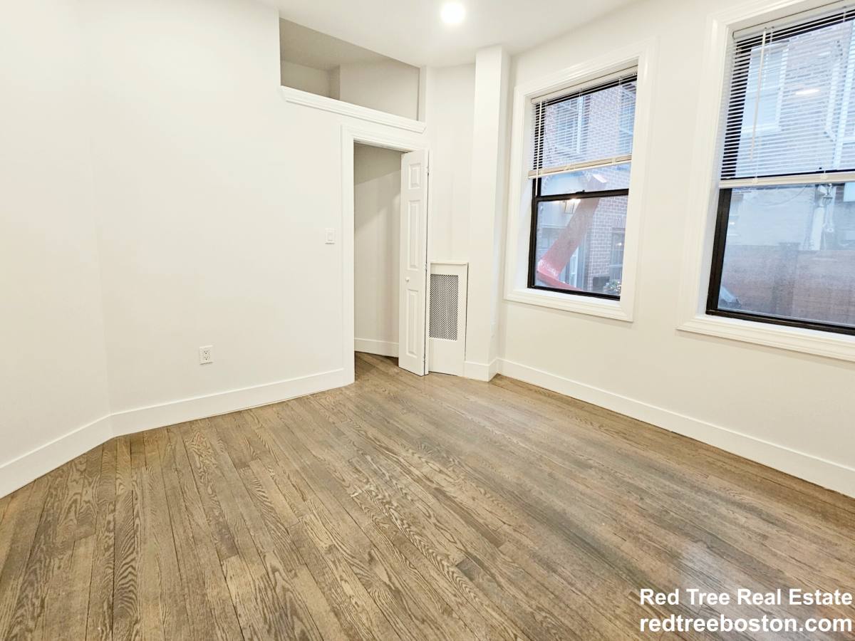 Apartment for rent at 24 Phillips St #2, Boston, MA 02114