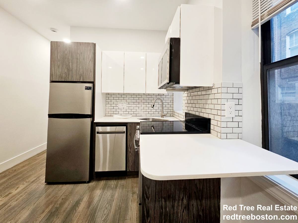 Apartment for rent at 24 Phillips St #2, Boston, MA 02114