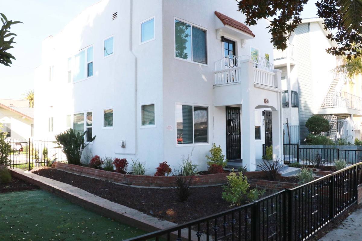 Apartment for rent at 1041 Dawson Ave, Long Beach, CA 90804