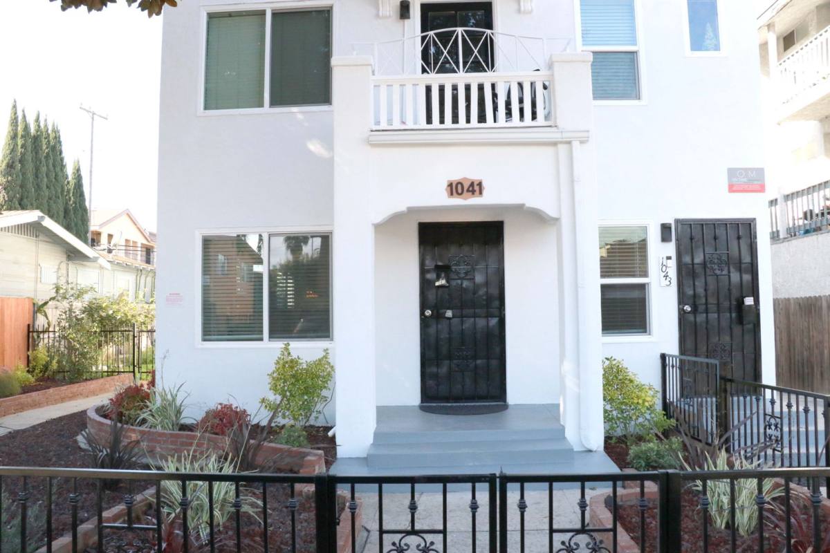 Apartment for rent at 1041 Dawson Ave, Long Beach, CA 90804
