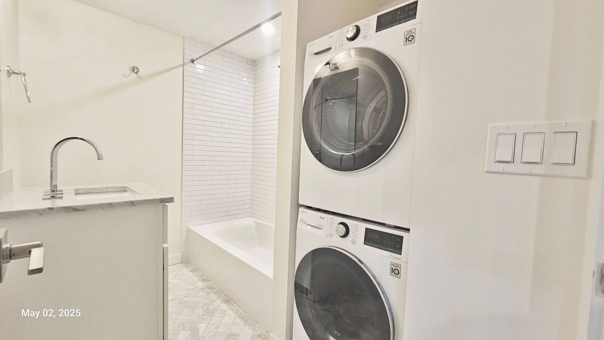 Apartment for rent at 7354 34th Ave NE, Seattle, WA 98115