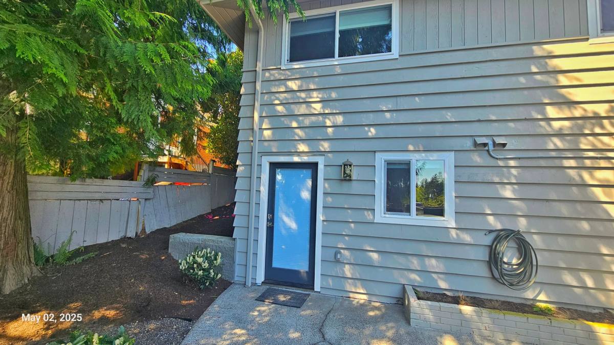 Apartment for rent at 7354 34th Ave NE, Seattle, WA 98115