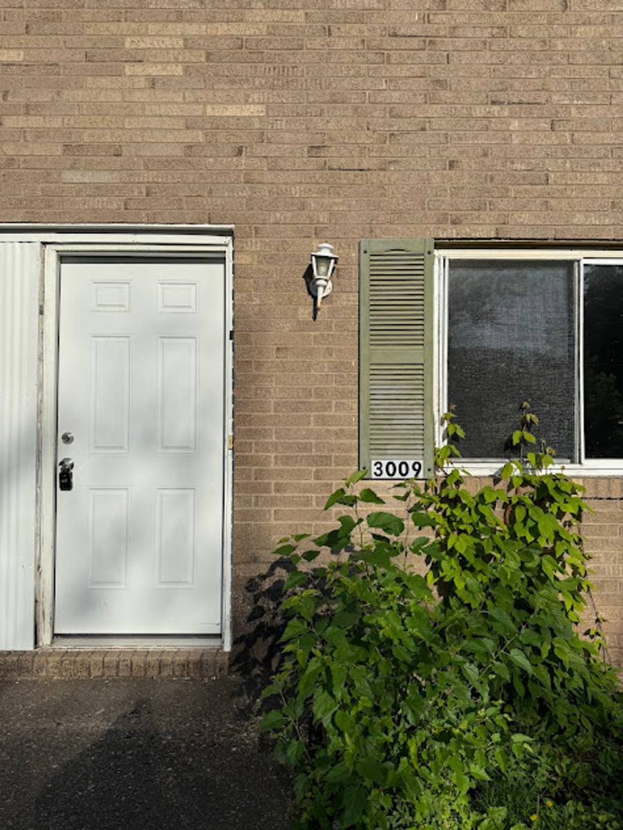 Townhouse for rent at 3009 Coventry Blvd, Canton, OH 44705