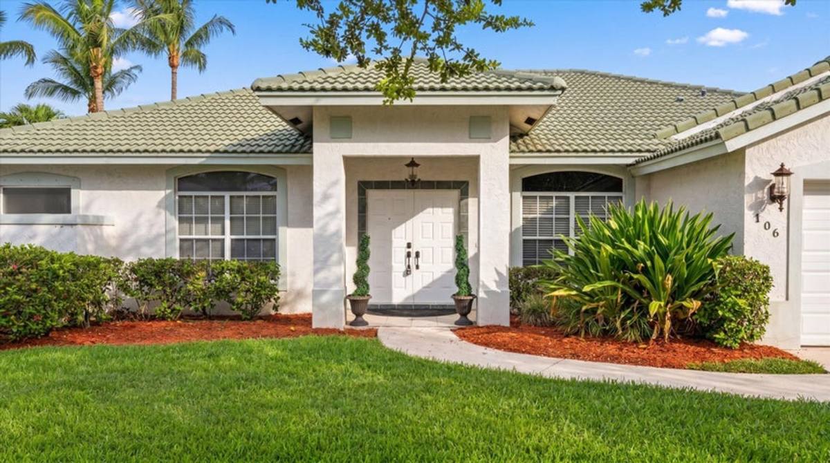 House for rent at 106 Fernwood Crescent, West Palm Beach, FL 33411