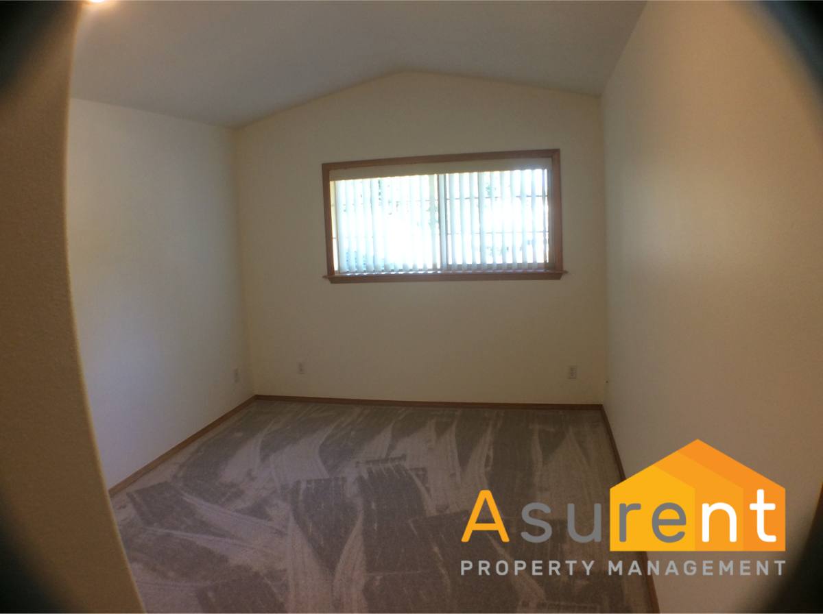 Townhouse for rent at 1106 E 11th St #C, Medford, OR 97504