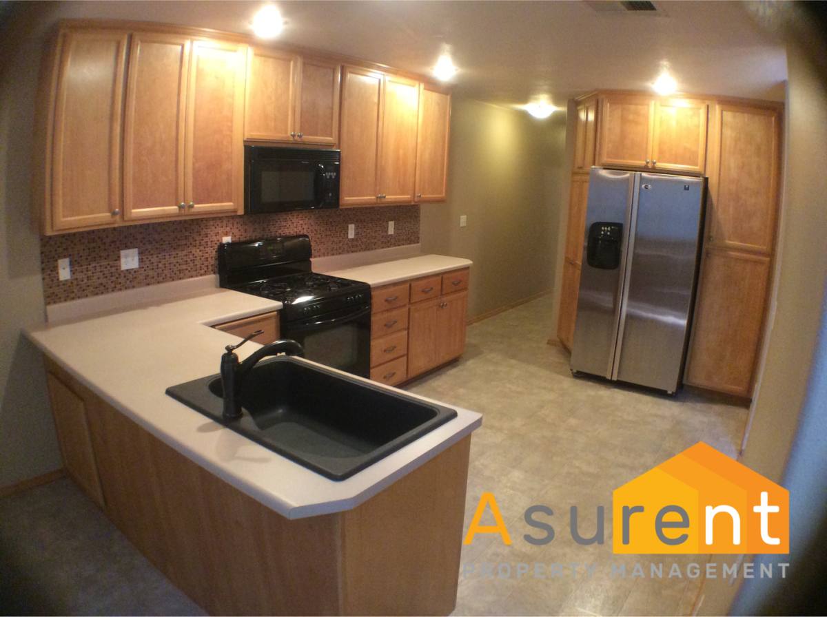 Townhouse for rent at 1106 E 11th St #C, Medford, OR 97504