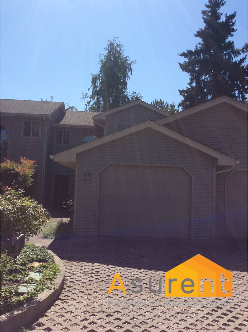 Townhouse for rent at 1106 E 11th St #C, Medford, OR 97504