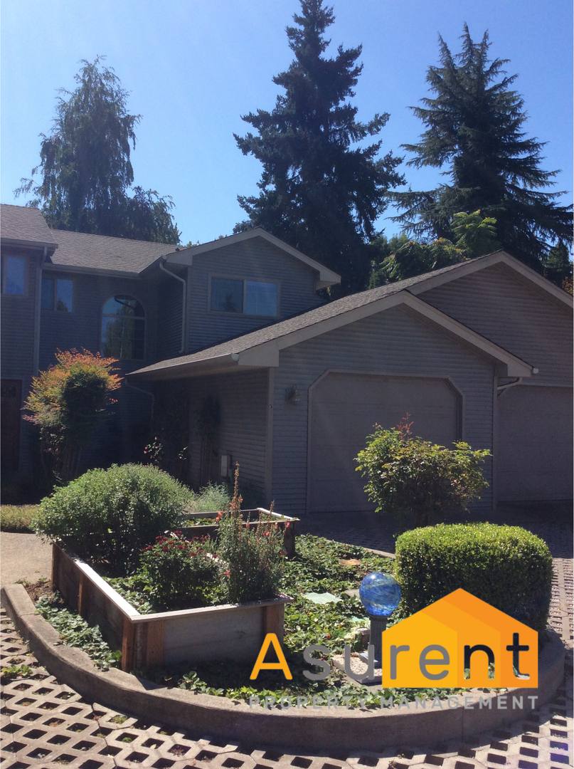 Townhouse for rent at 1106 E 11th St #C, Medford, OR 97504