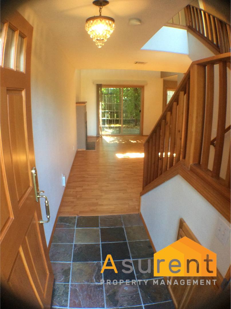 Townhouse for rent at 1106 E 11th St #C, Medford, OR 97504