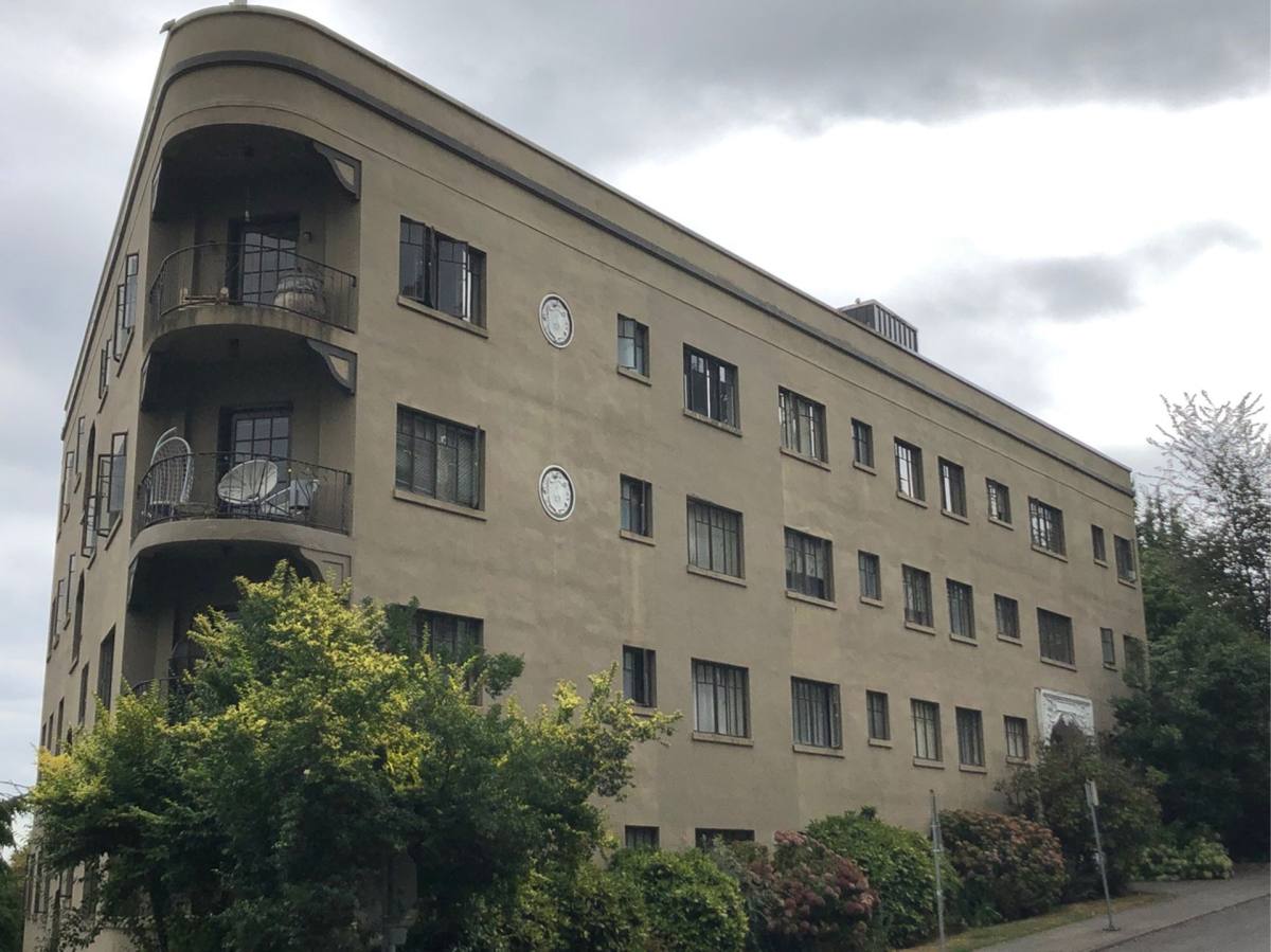 Apartment for rent at 2486 NW Westover, Portland, OR 97210