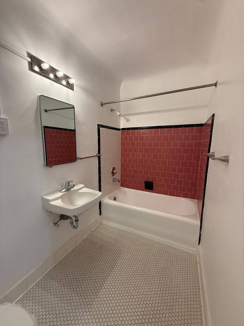 Apartment for rent at 2486 NW Westover, Portland, OR 97210