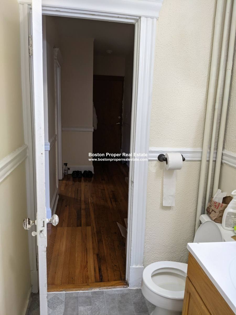 360 Riverway #12, Boston, MA 02115 - Apartment for Rent - Image 3
