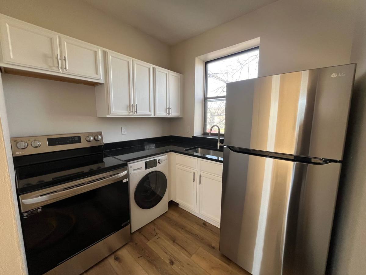 Apartment for rent at 6309-13 Cabanne, Saint Louis, MO 63130