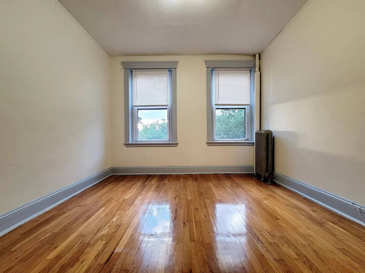 Apartment for rent at 360 Riverway #10, Boston, MA 02115
