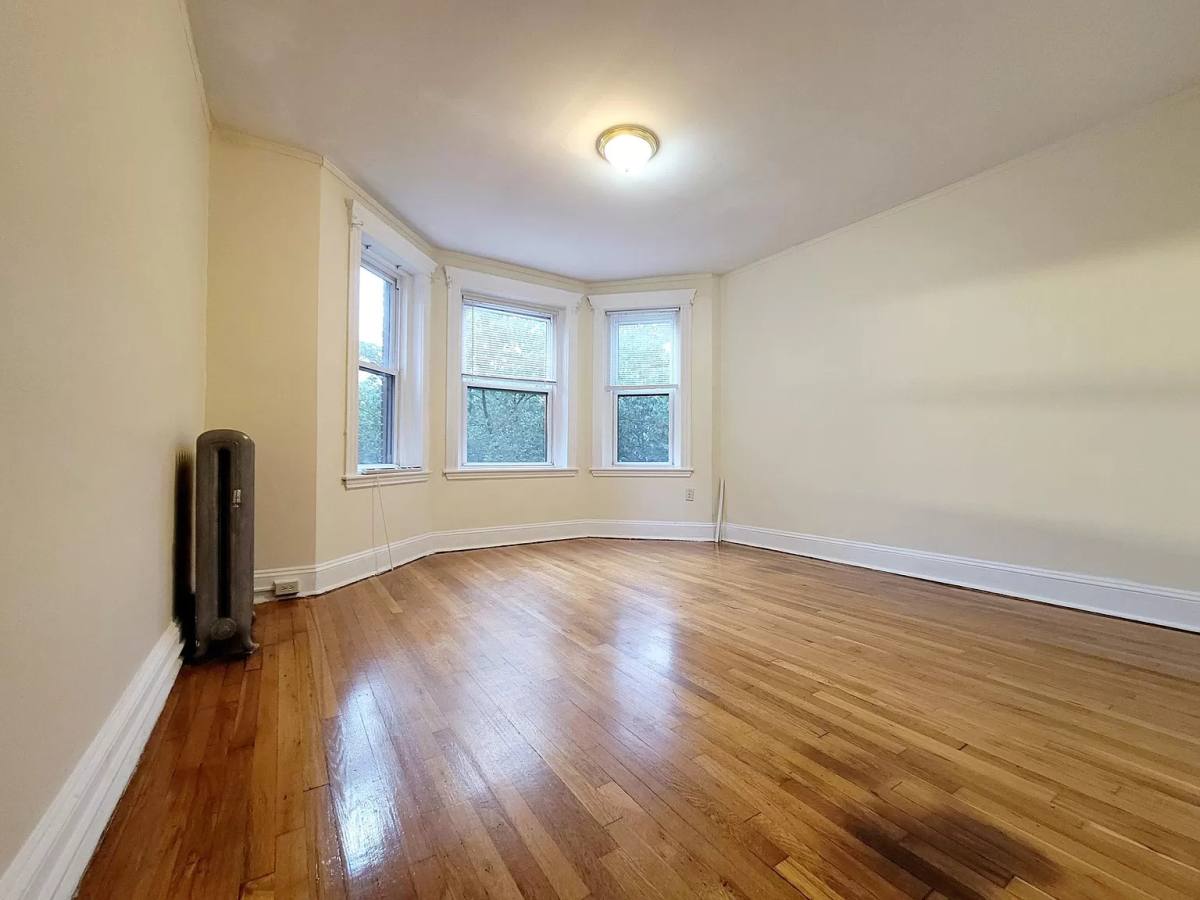 Apartment for rent at 360 Riverway #10, Boston, MA 02115