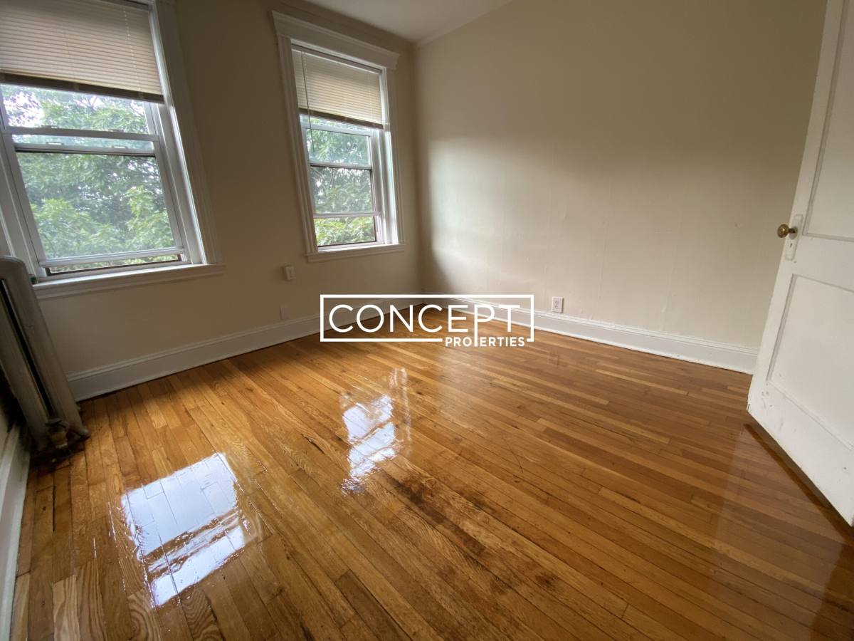 Apartment for rent at 360 Riverway #10, Boston, MA 02115