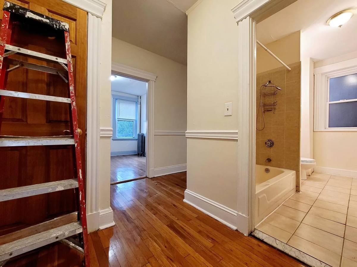 Apartment for rent at 360 Riverway #10, Boston, MA 02115