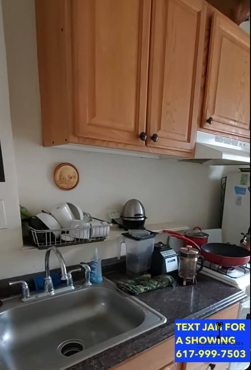 Apartment for rent at 364 Riverway #26, Boston, MA 02115