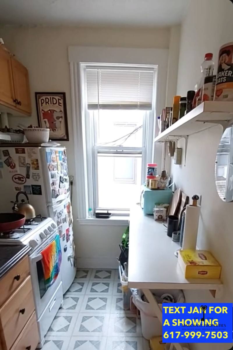Apartment for rent at 364 Riverway #26, Boston, MA 02115