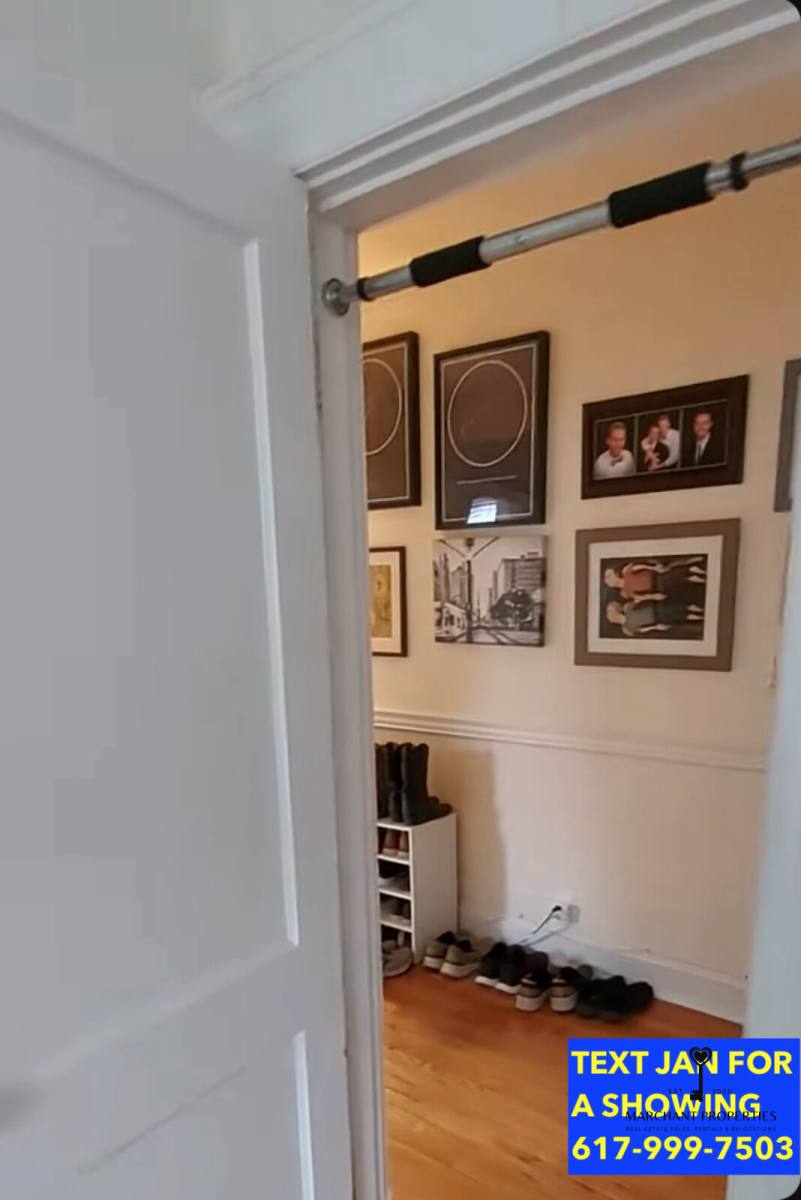 Apartment for rent at 364 Riverway #26, Boston, MA 02115