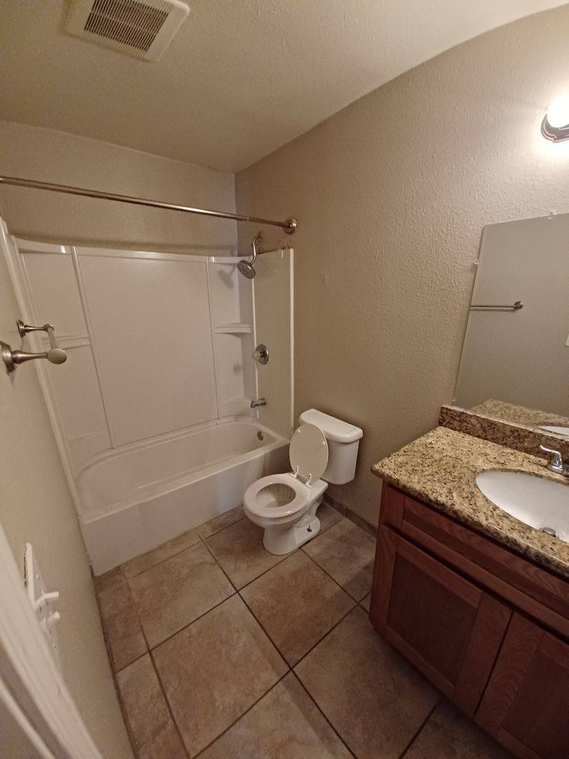 Apartment for rent at 2612-2616 2nd Ave, Sacramento, CA 95818