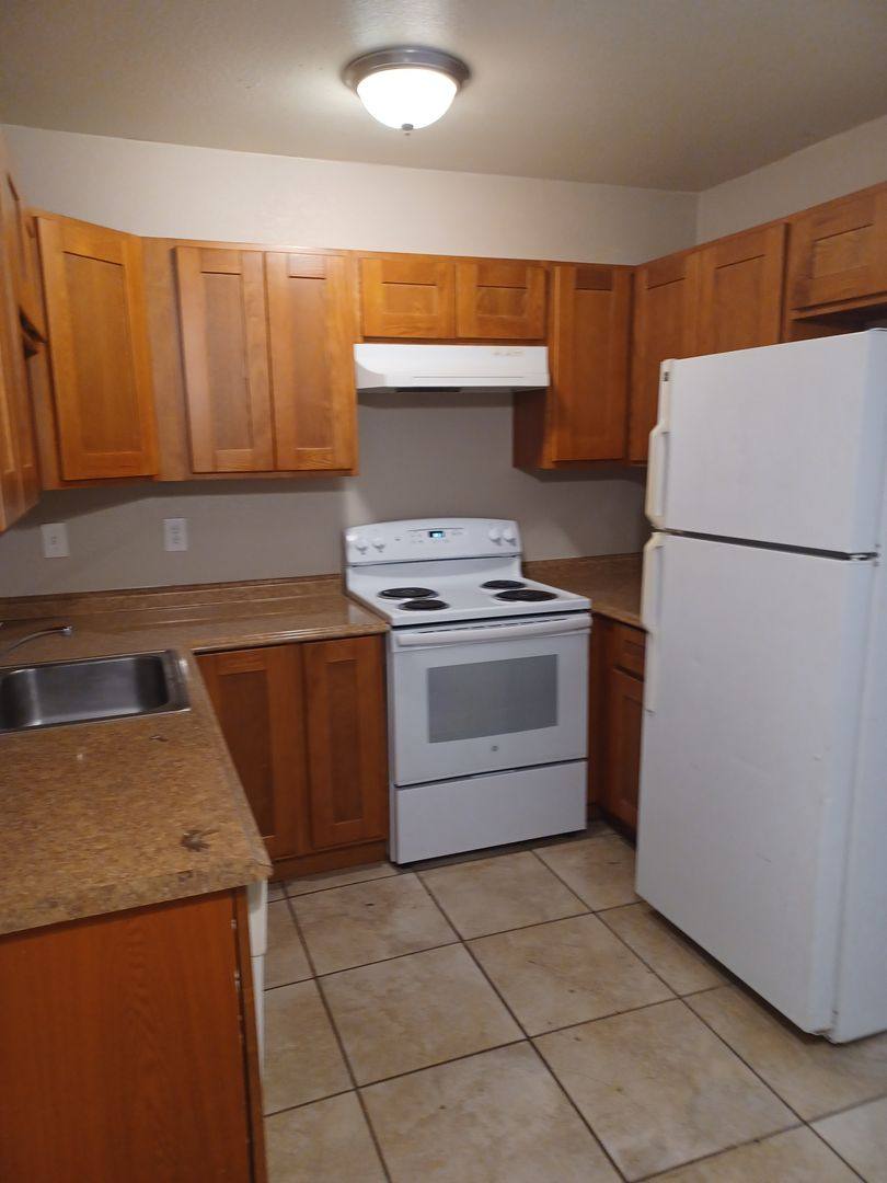 Apartment for rent at 2612-2616 2nd Ave, Sacramento, CA 95818