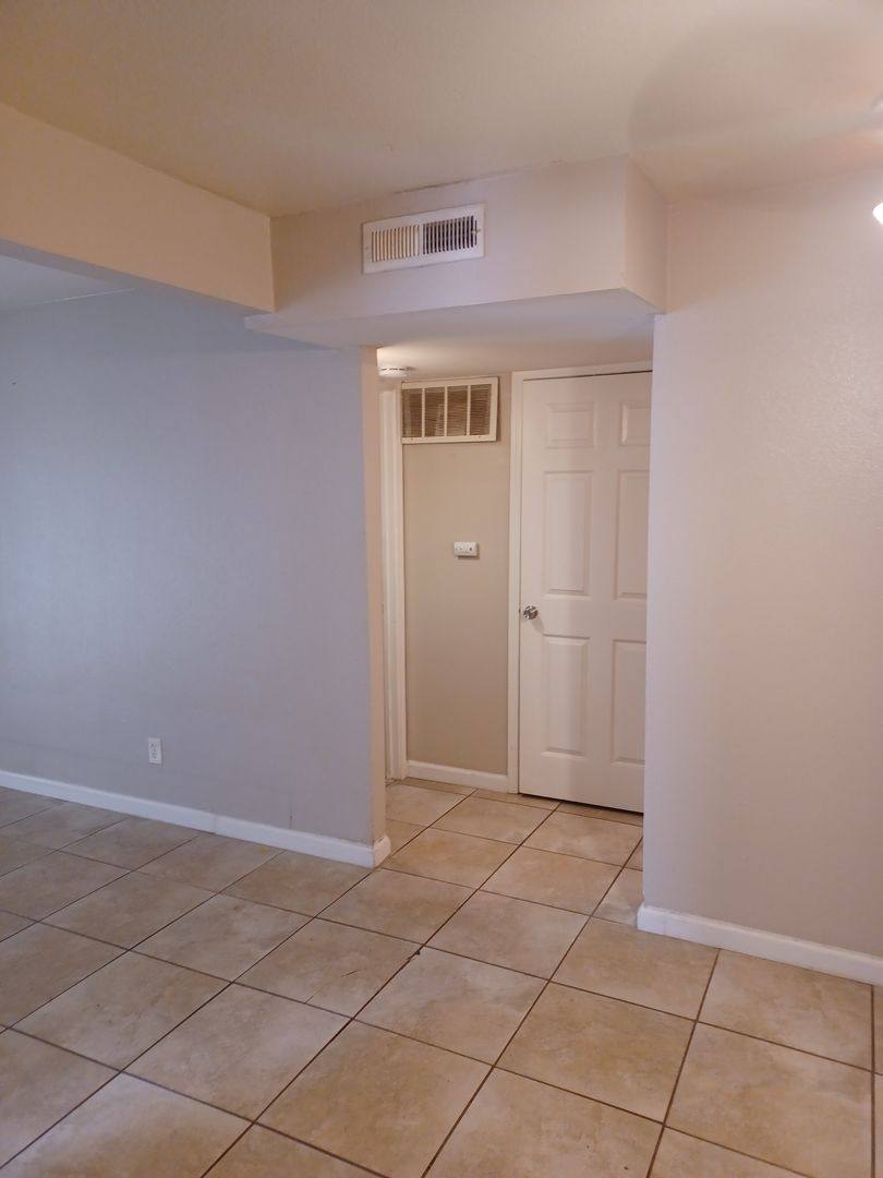 Apartment for rent at 2612-2616 2nd Ave, Sacramento, CA 95818