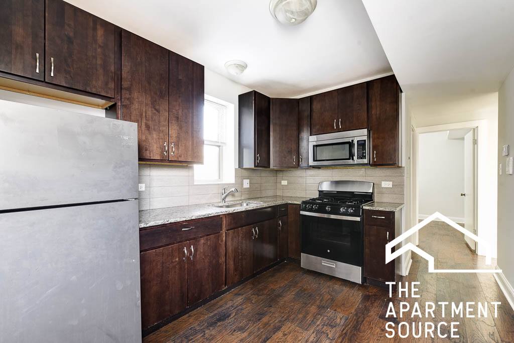 Apartment for rent at 4876 W Armitage Ave #1R, Chicago, IL 60639