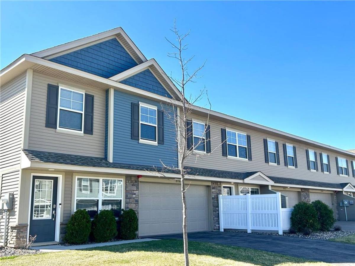 Townhouse for rent at 8042 Abercrombie Lane, Saint Paul, MN 55129