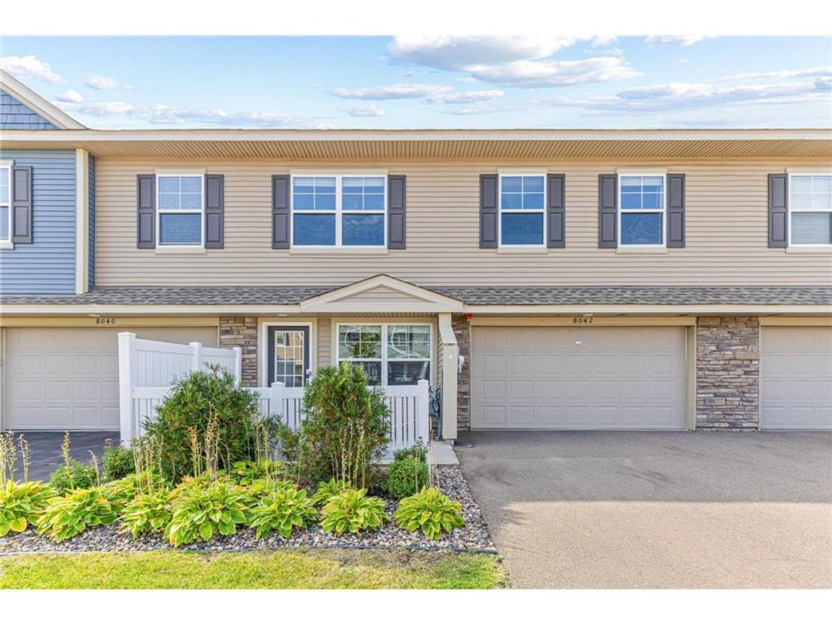 Townhouse for rent at 8042 Abercrombie Lane, Saint Paul, MN 55129