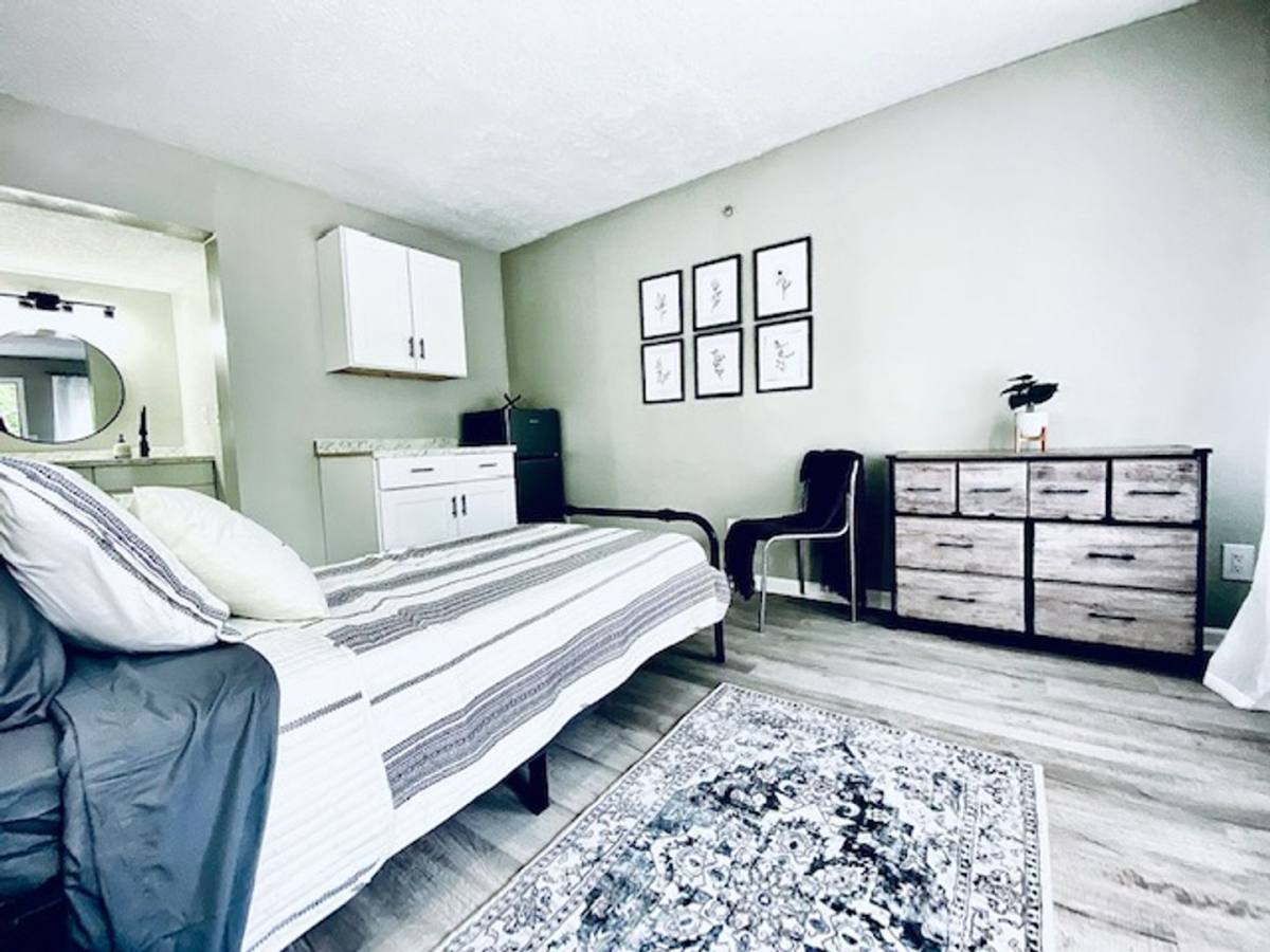 Apartment for rent at 1607 Bigley Ave, Charleston, WV 25302