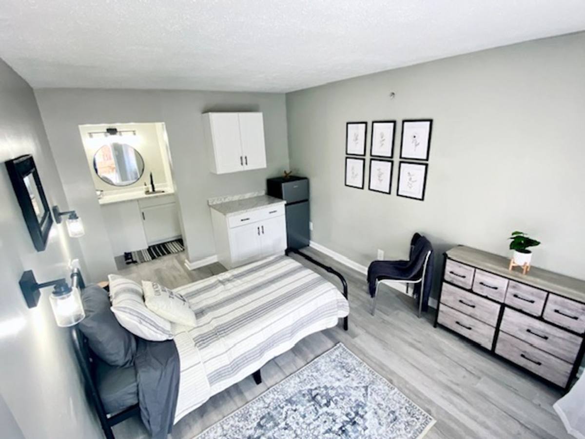 Apartment for rent at 1607 Bigley Ave, Charleston, WV 25302