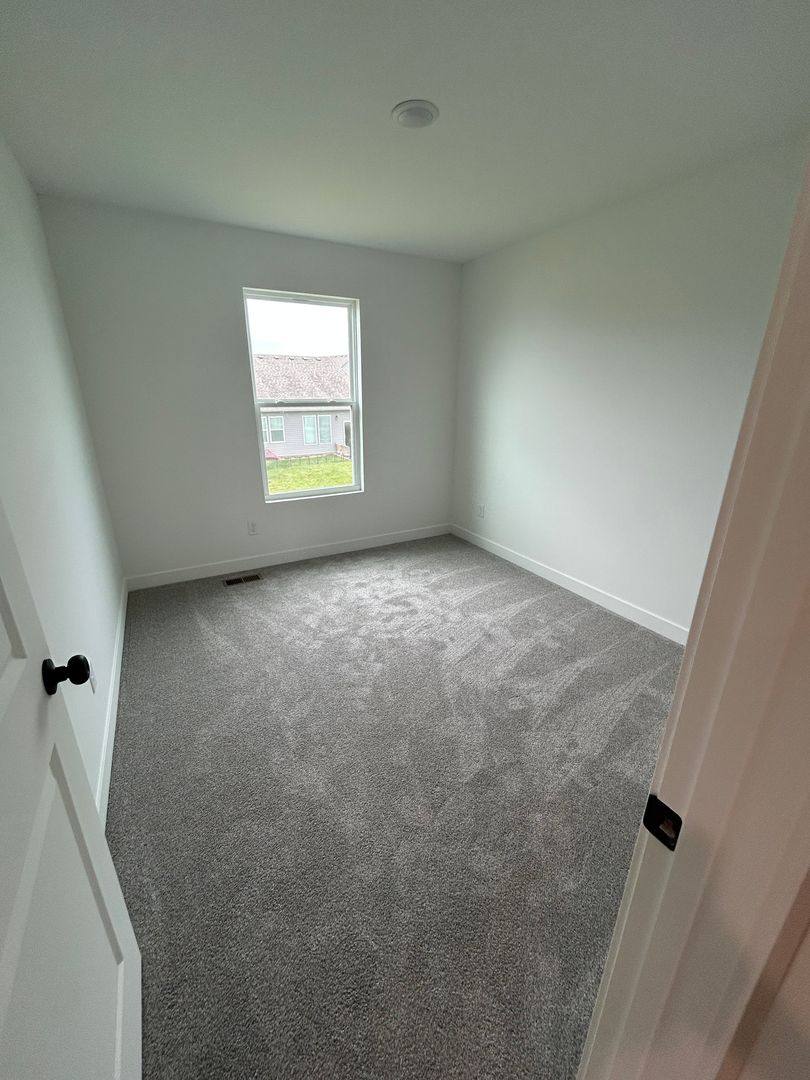 House for rent at 27307 Acacia Dr, Lees Summit, MO 64086