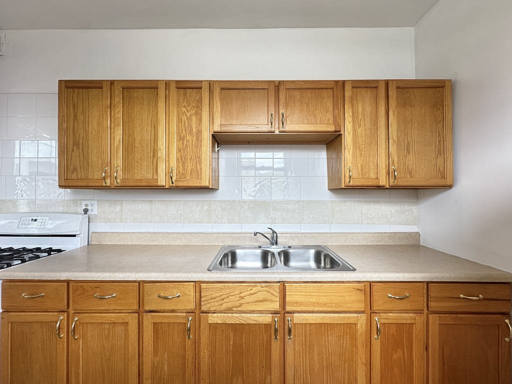 Apartment for rent at 1670 Pratt #4, Chicago, IL 60626