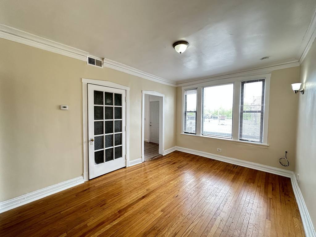 Apartment for rent at 1670 Pratt #4, Chicago, IL 60626