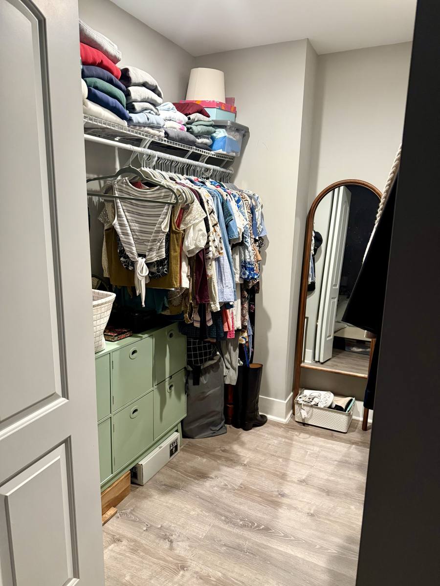 Apartment for rent at 1345 N Bosworth Ave #1F, Chicago, IL 60642