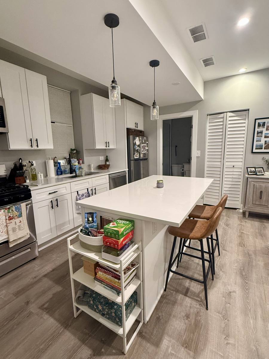 Apartment for rent at 1345 N Bosworth Ave #1F, Chicago, IL 60642