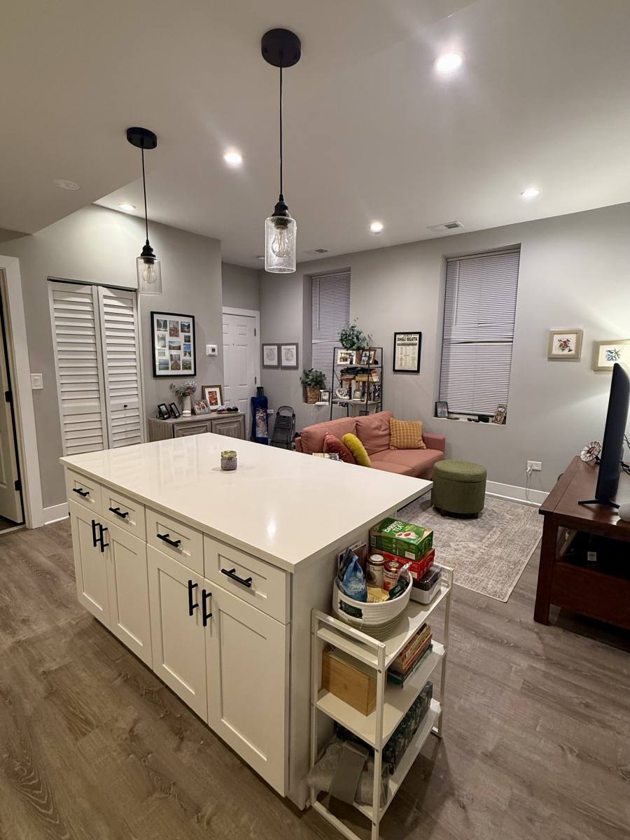 Apartment for rent at 1345 N Bosworth Ave #1F, Chicago, IL 60642