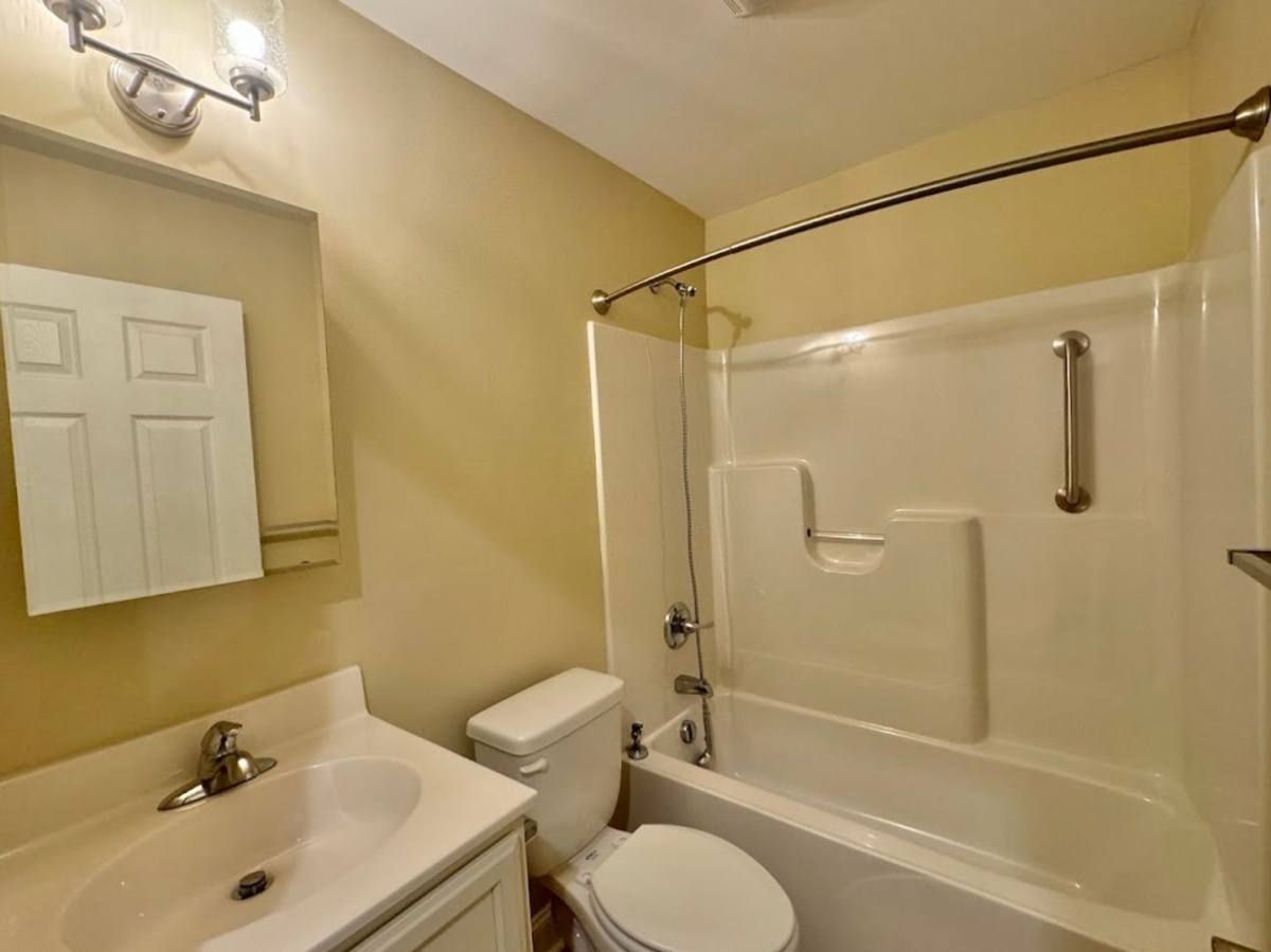 Apartment for rent at 106 S Anderson St #B102, Morganton, NC 28655