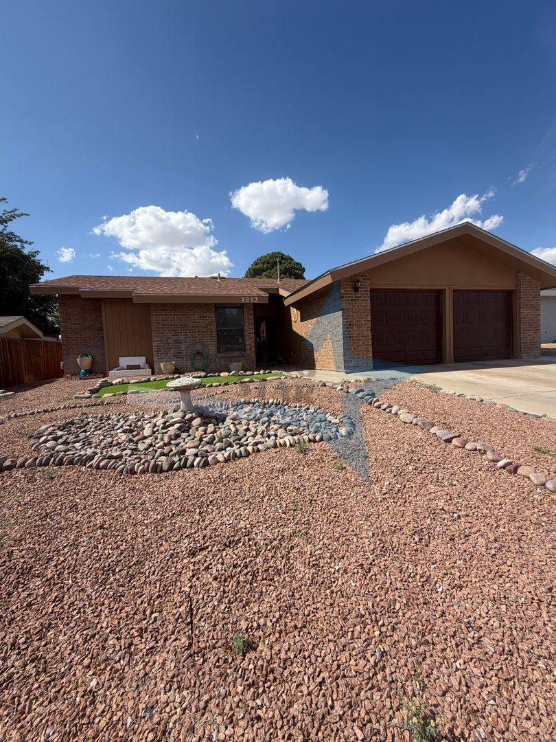 House for rent at 1913 Bridger Ave, Las Cruces, NM 88001