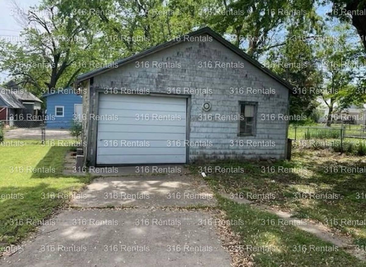 House for rent at 425 E 3rd St, Newton, KS 67114
