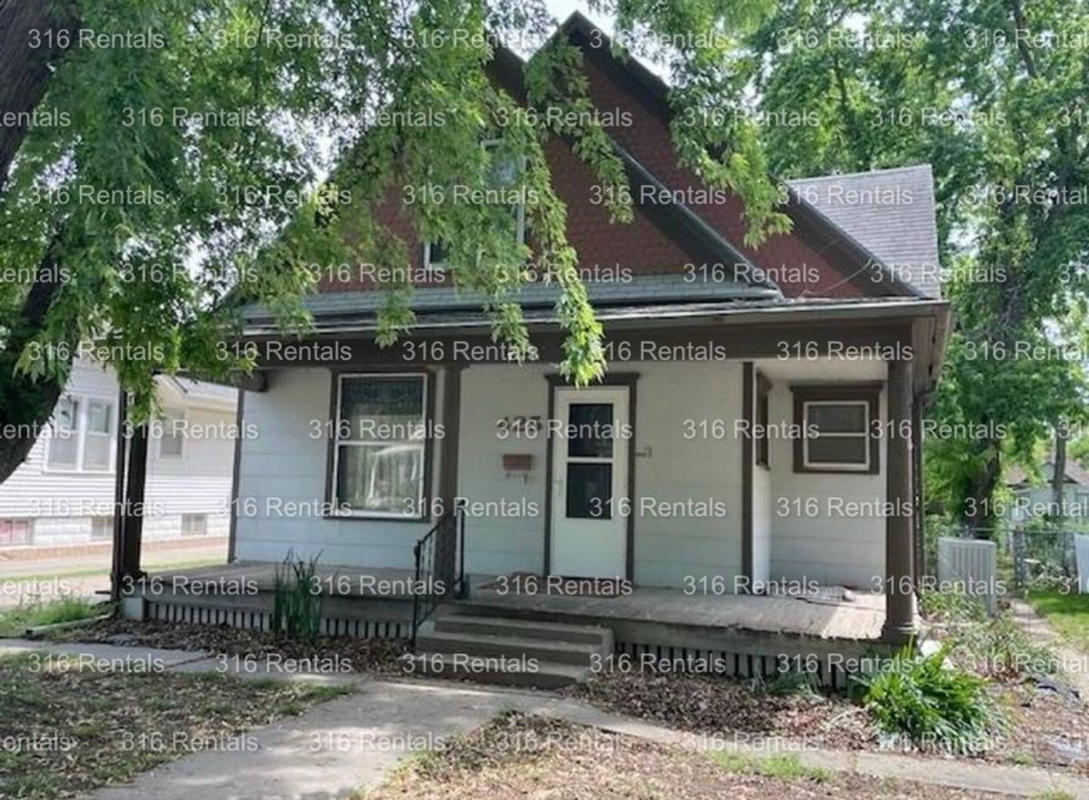 House for rent at 425 E 3rd St, Newton, KS 67114