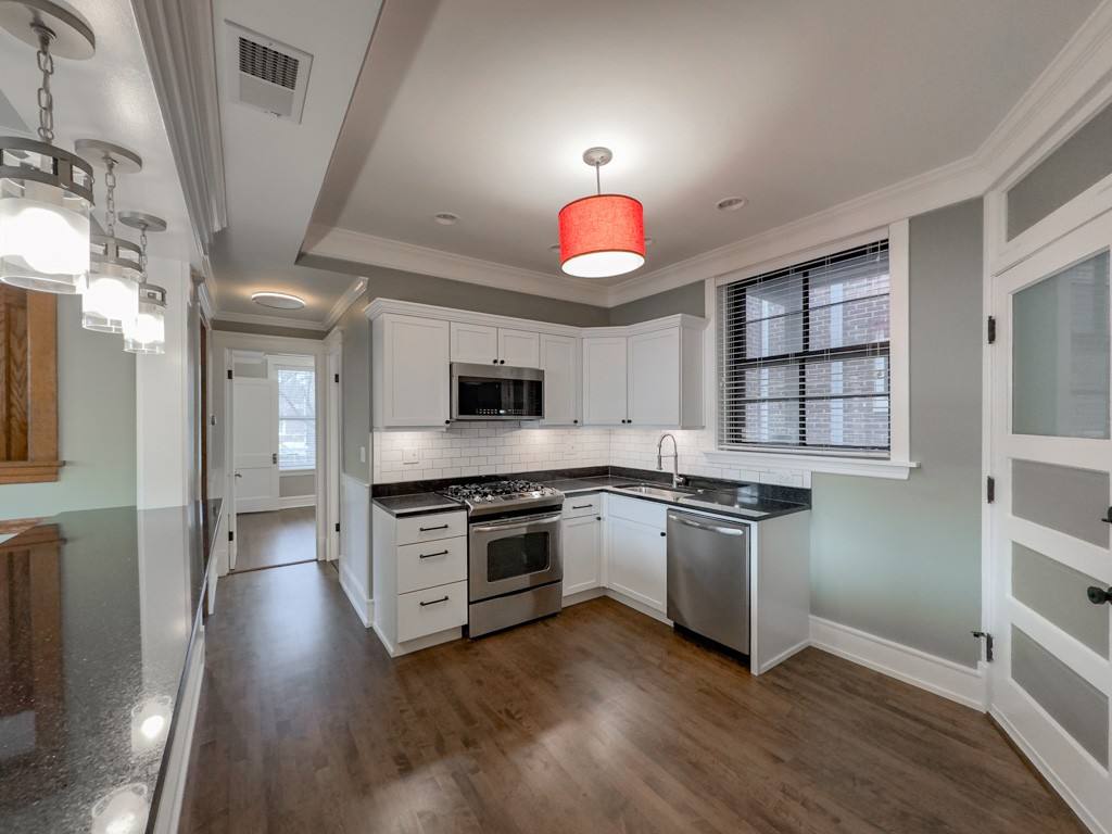 Apartment for rent at 1938 Berenice #9Q, Chicago, IL 60613