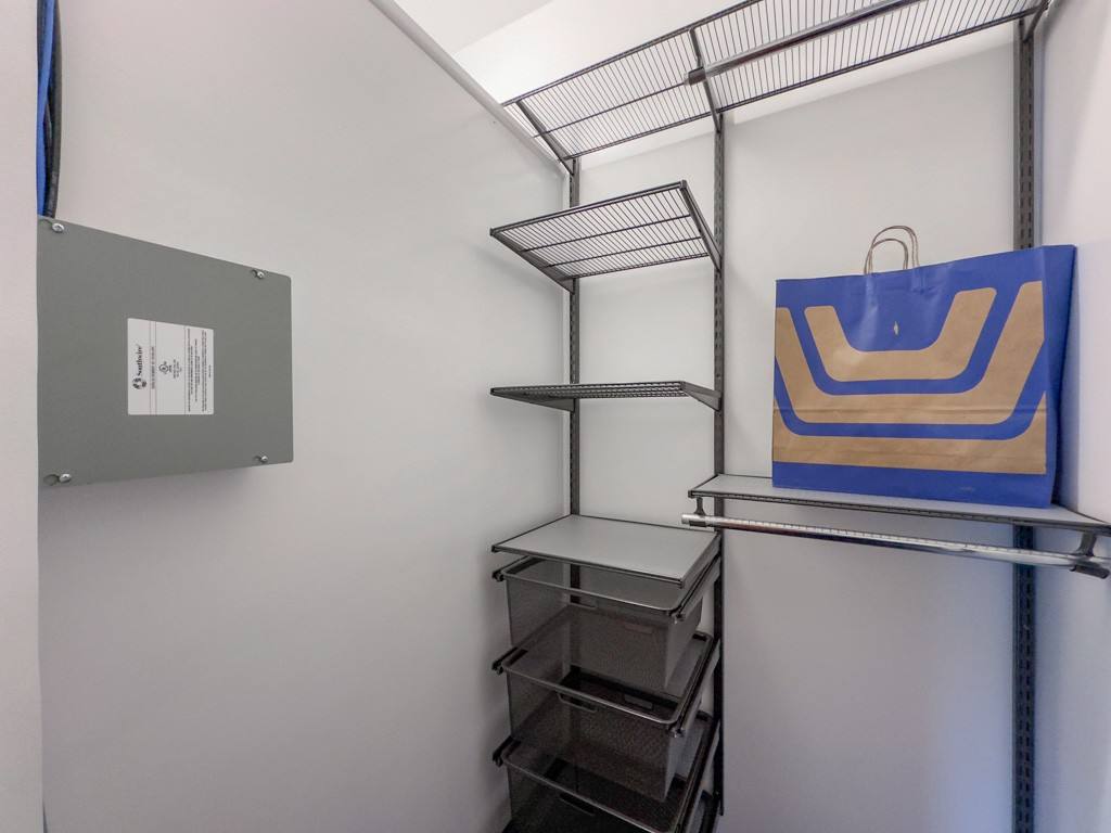 Apartment for rent at 1938 Berenice #9Q, Chicago, IL 60613