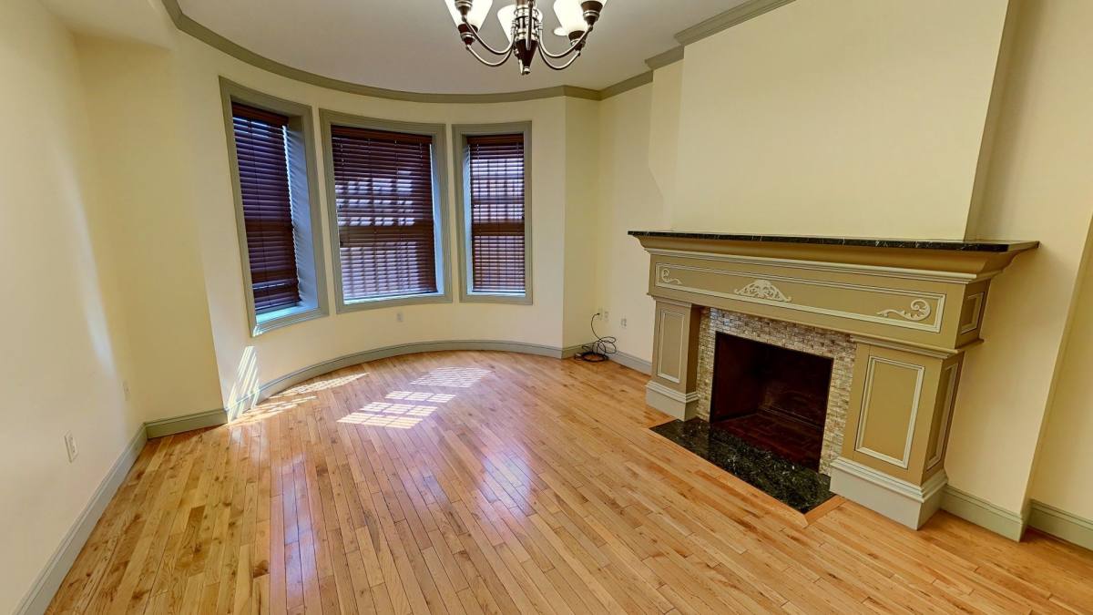 Apartment for rent at 531 Newbury St #1, Boston, MA 02215