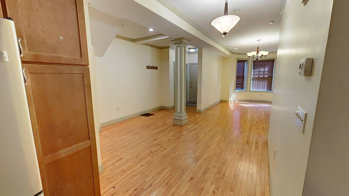 Apartment for rent at 531 Newbury St #1, Boston, MA 02215