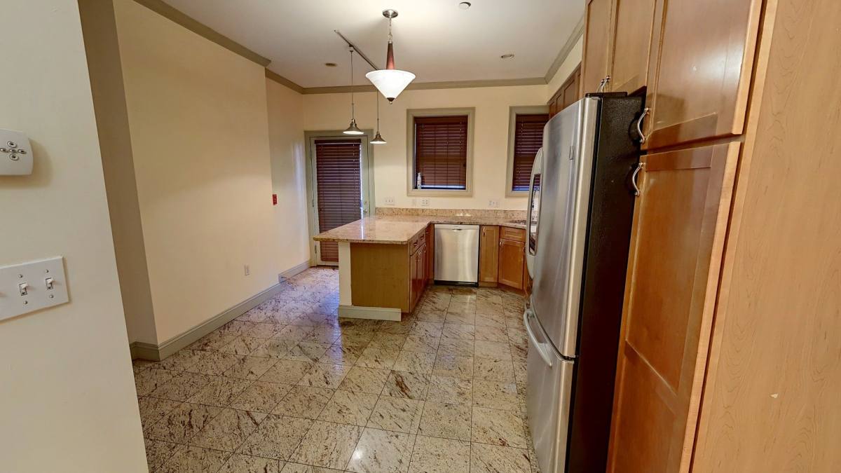 Apartment for rent at 531 Newbury St #1, Boston, MA 02215