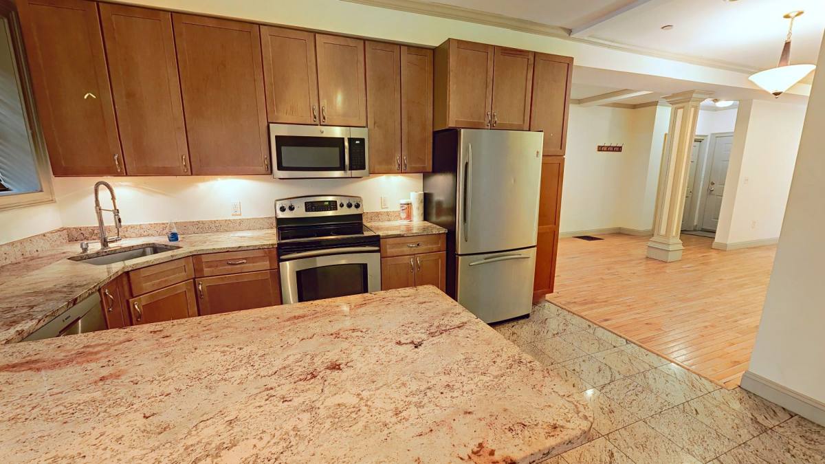 Apartment for rent at 531 Newbury St #1, Boston, MA 02215