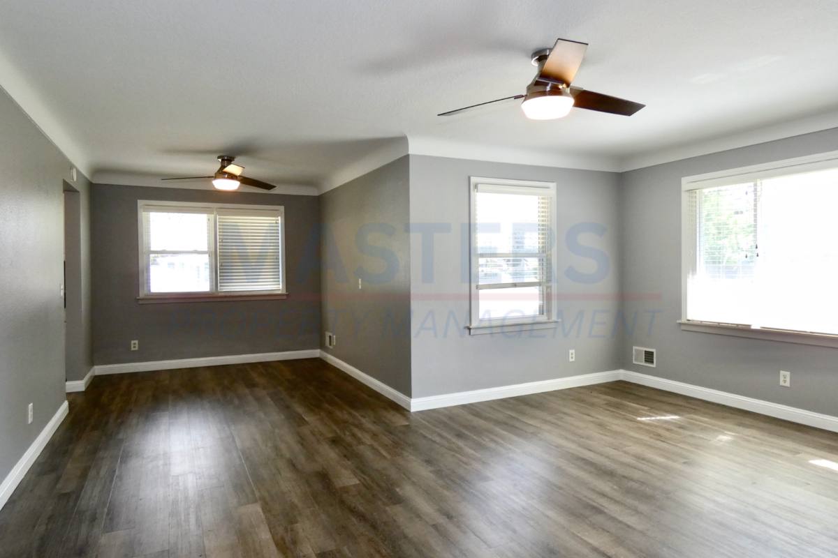 House for rent at 827 Wall St, Maumee, OH 43537